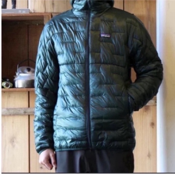 Patagonia Men's Micro Puff Jacket Micro Green Large
Like New - Picture 5 of 13